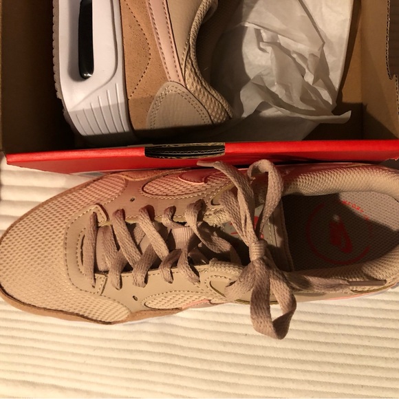 Women’s Nike Air Max SC - Picture 2 of 5